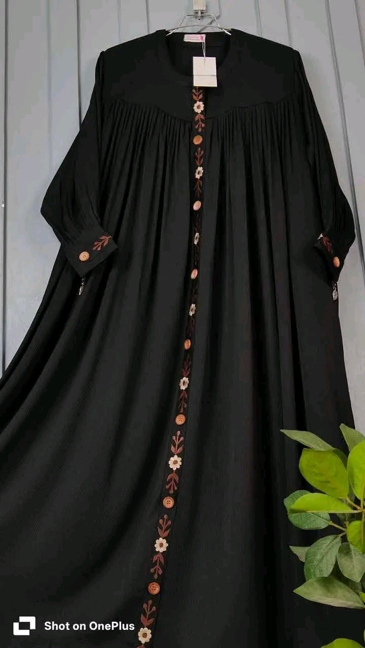 কুচি এমব্রয়ডারি বোরকা